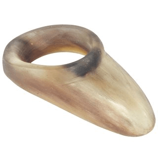 Horn thumb ring